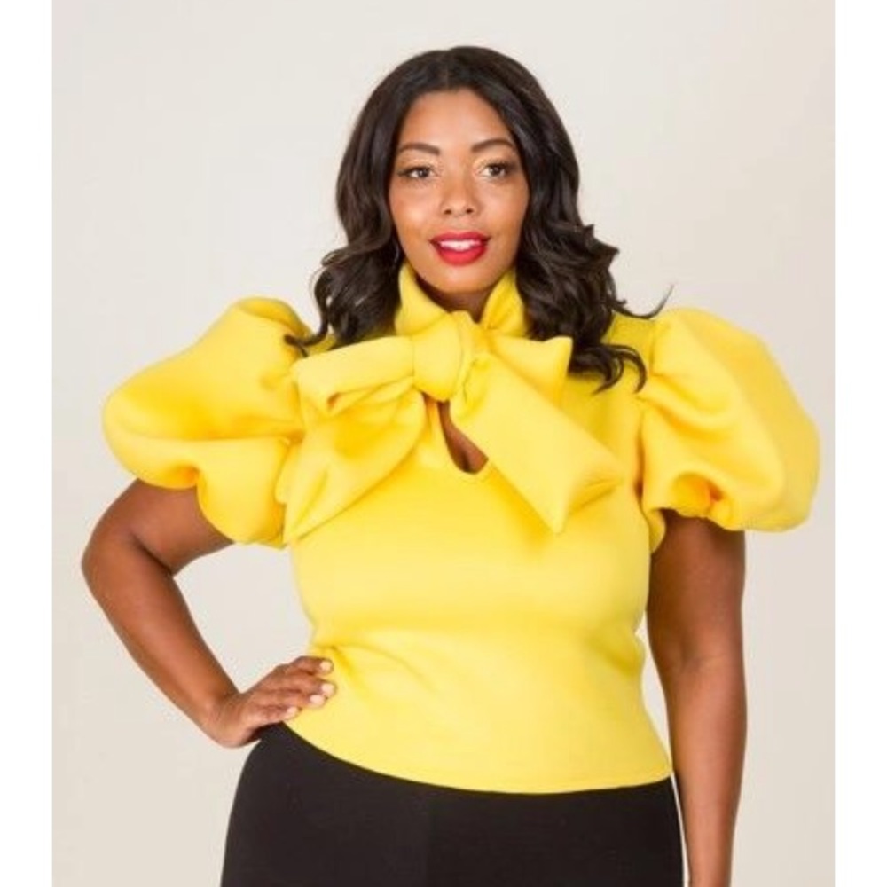 Yellow ribbon point short sleeve top.